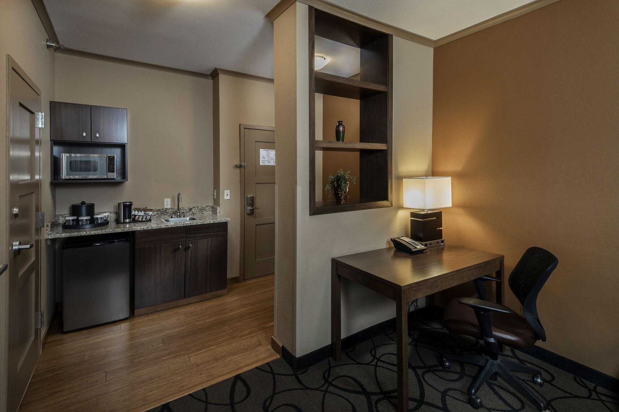 Clubhouse Hotel And Suites Pierre Exteriér fotografie