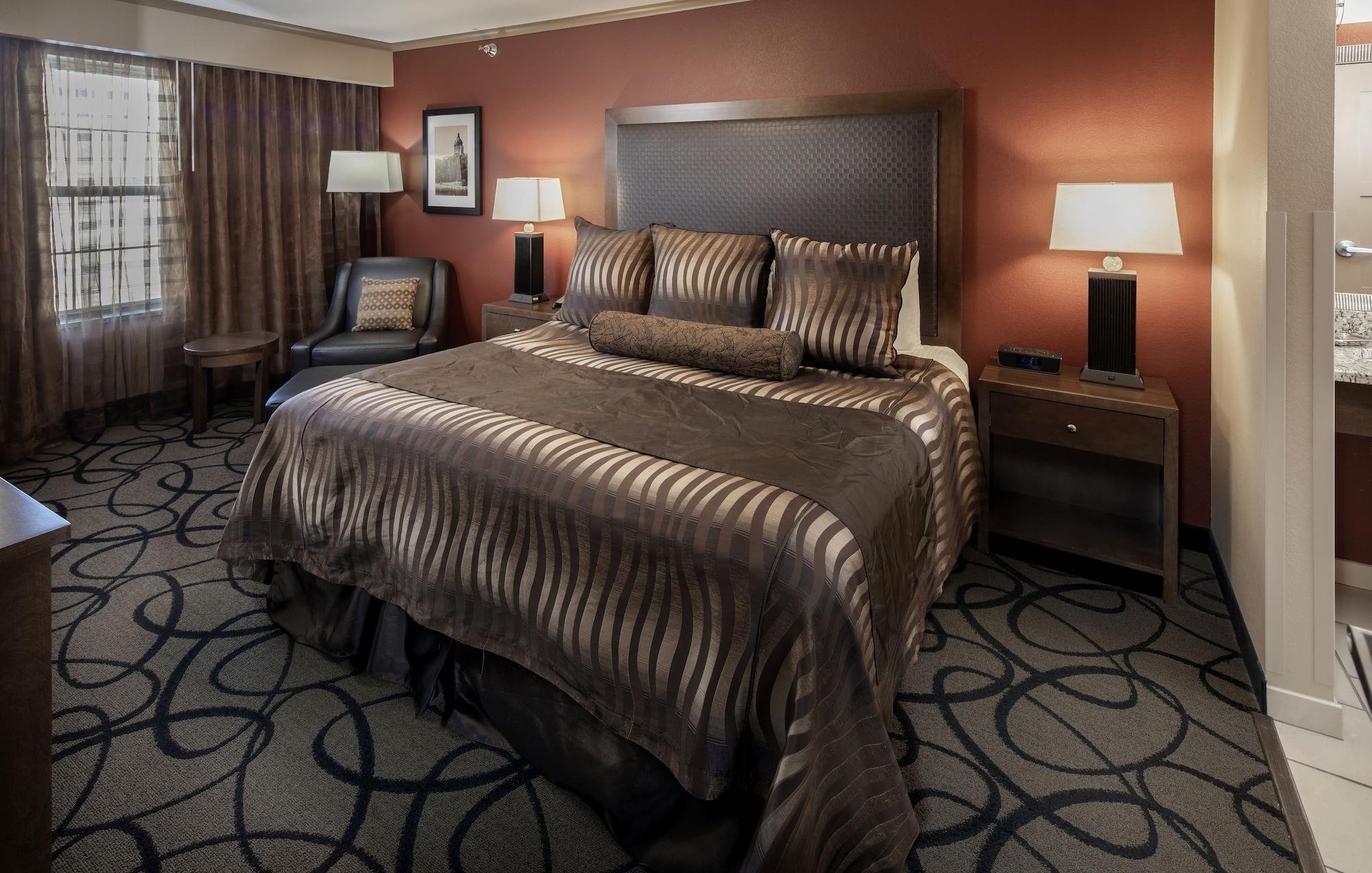 Clubhouse Hotel And Suites Pierre Exteriér fotografie